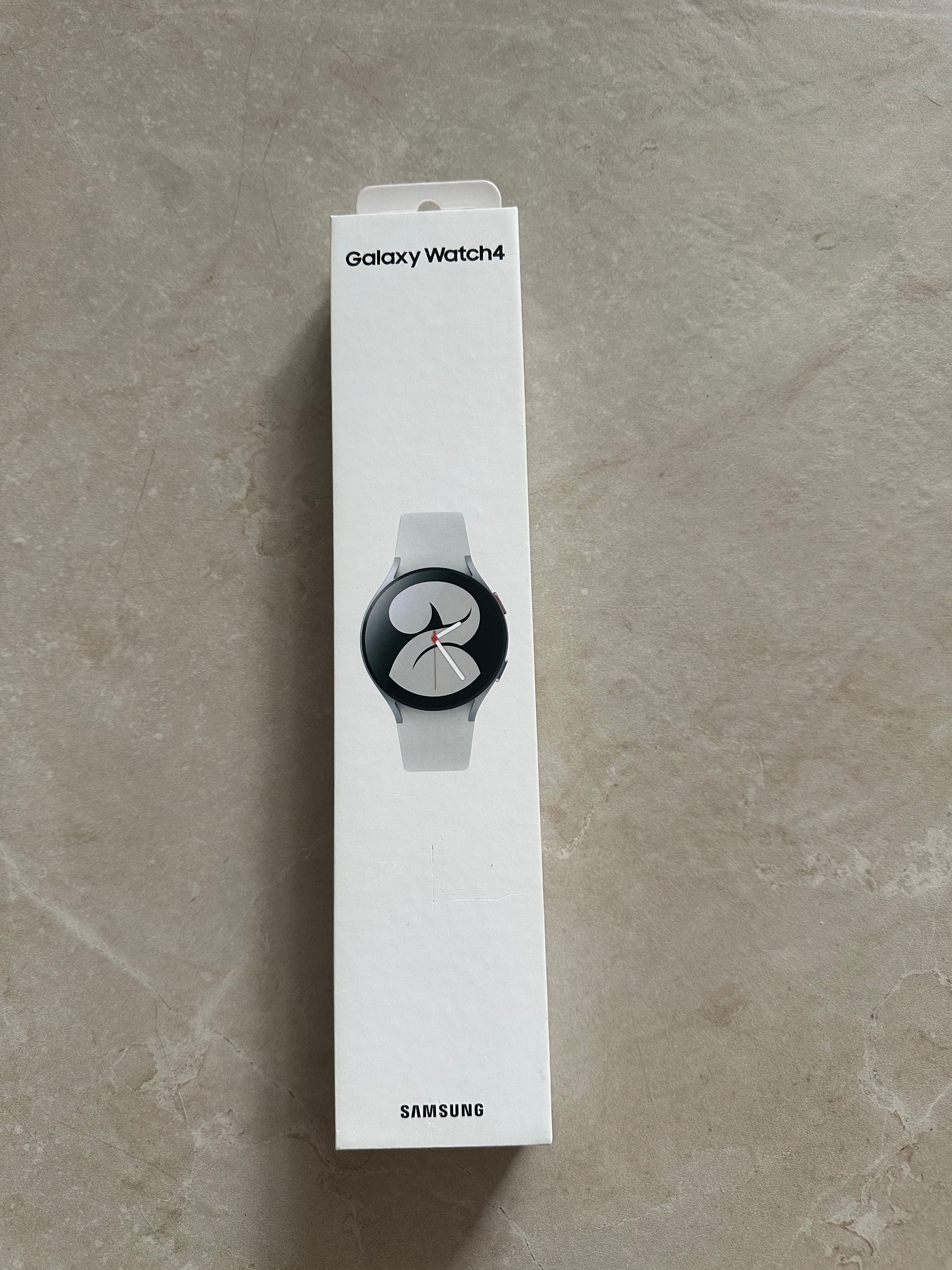 Galaxy Watch 4 Samsung білі