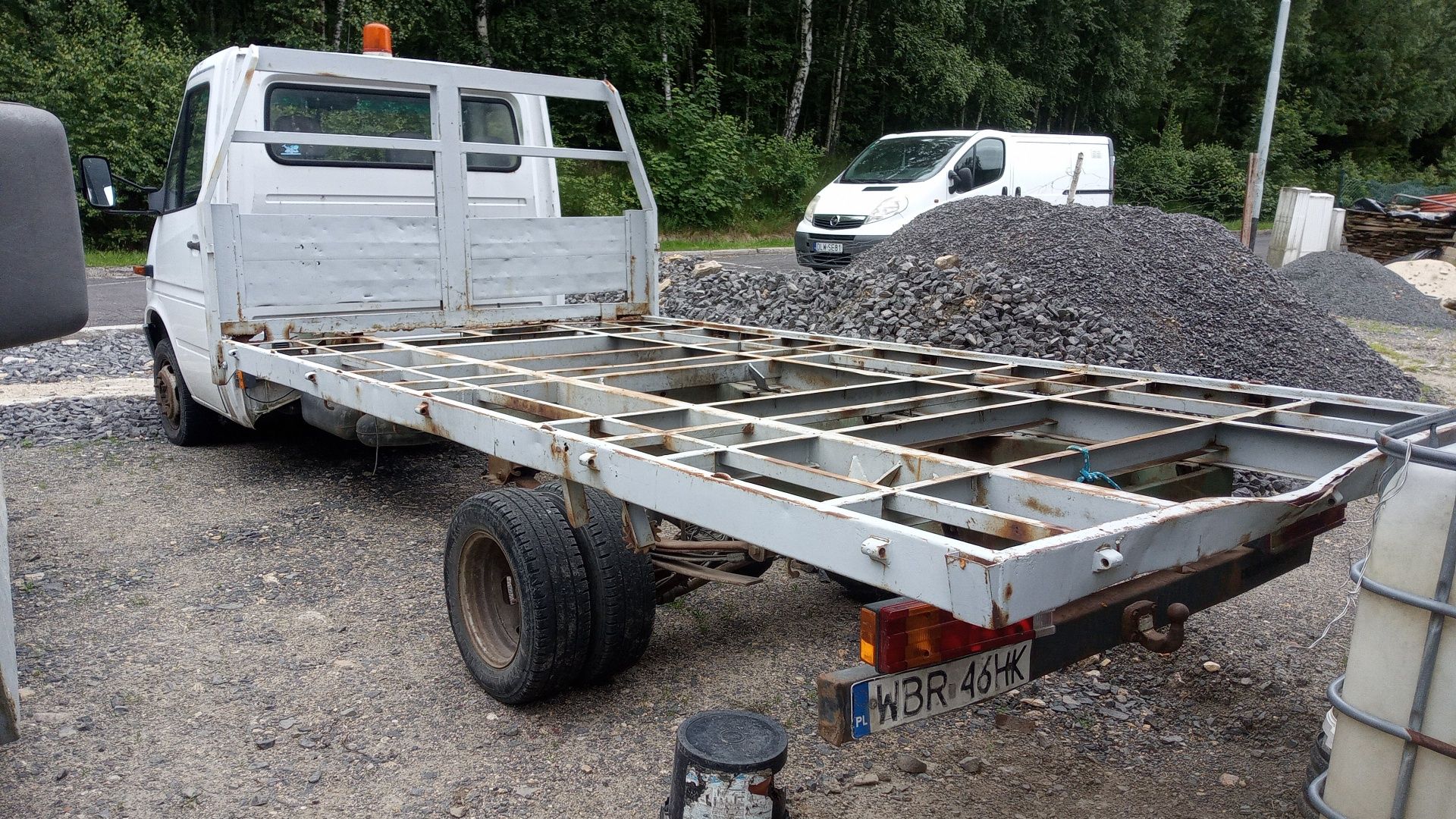 Mercedes Sprinter platforma paka najazd laweta skrzynia ladunkowa