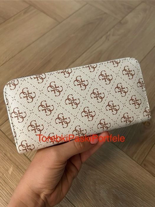 Nowy portfel Guess.