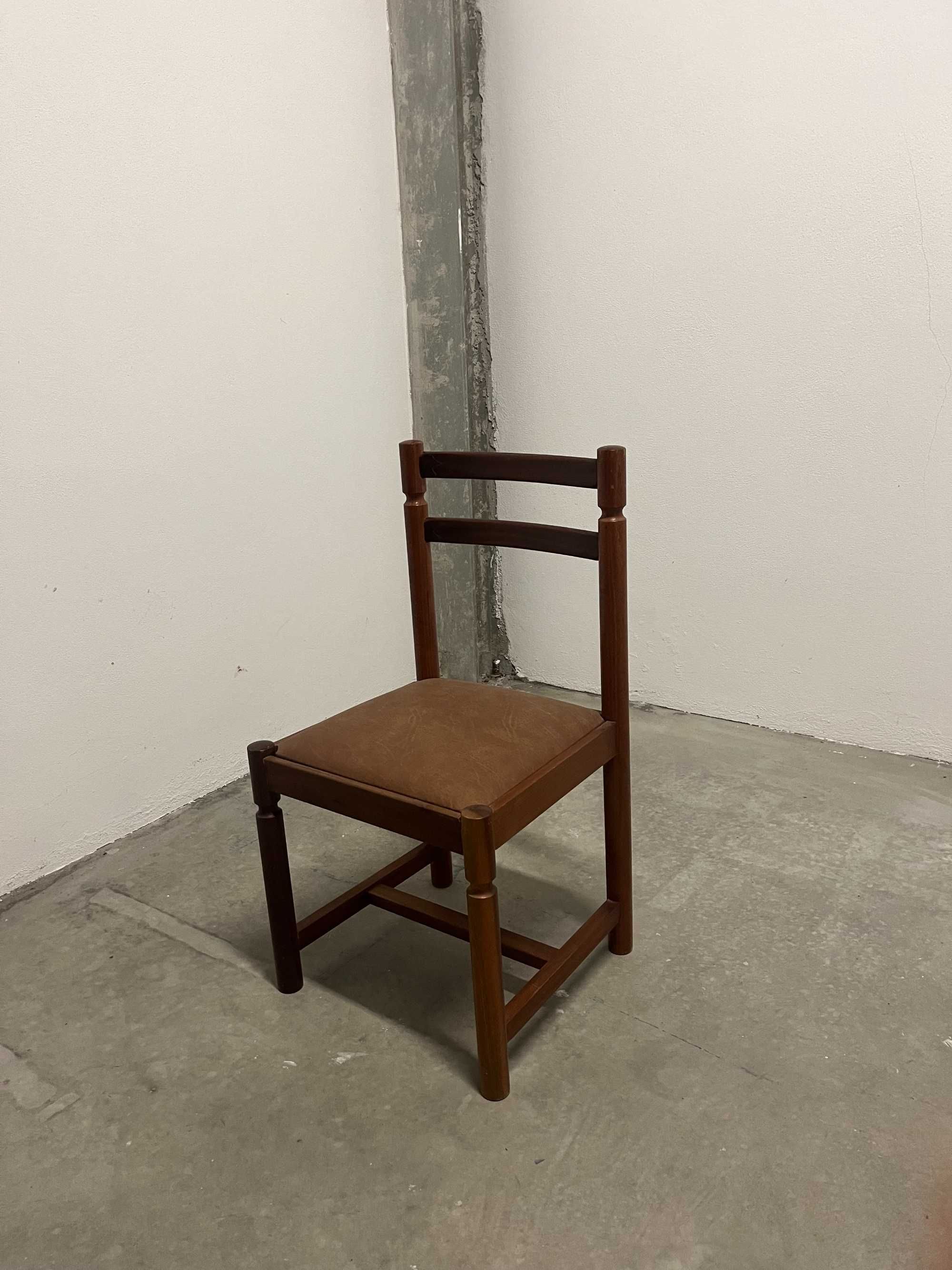 Cadeiras / Mesas