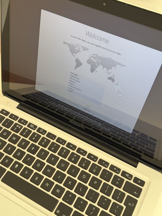 MacBook Pro 13” 2011 – SSD + carregador – só ligado à corrente