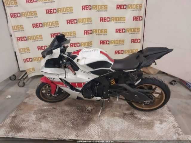 2022 Yamaha YZFR1