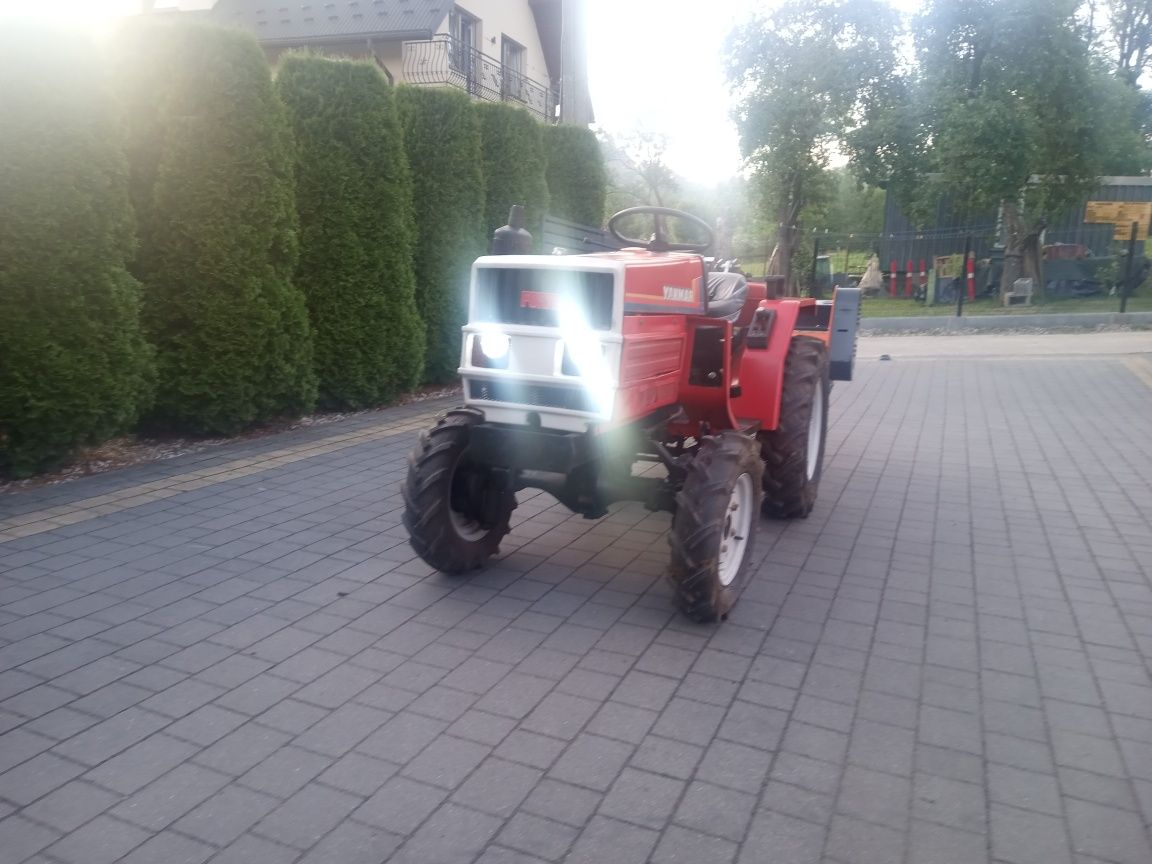 Traktor Yannmar F15 4x4