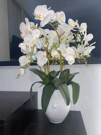Орхидея в вазе ручной работы (искусственная). Цветок для декора.