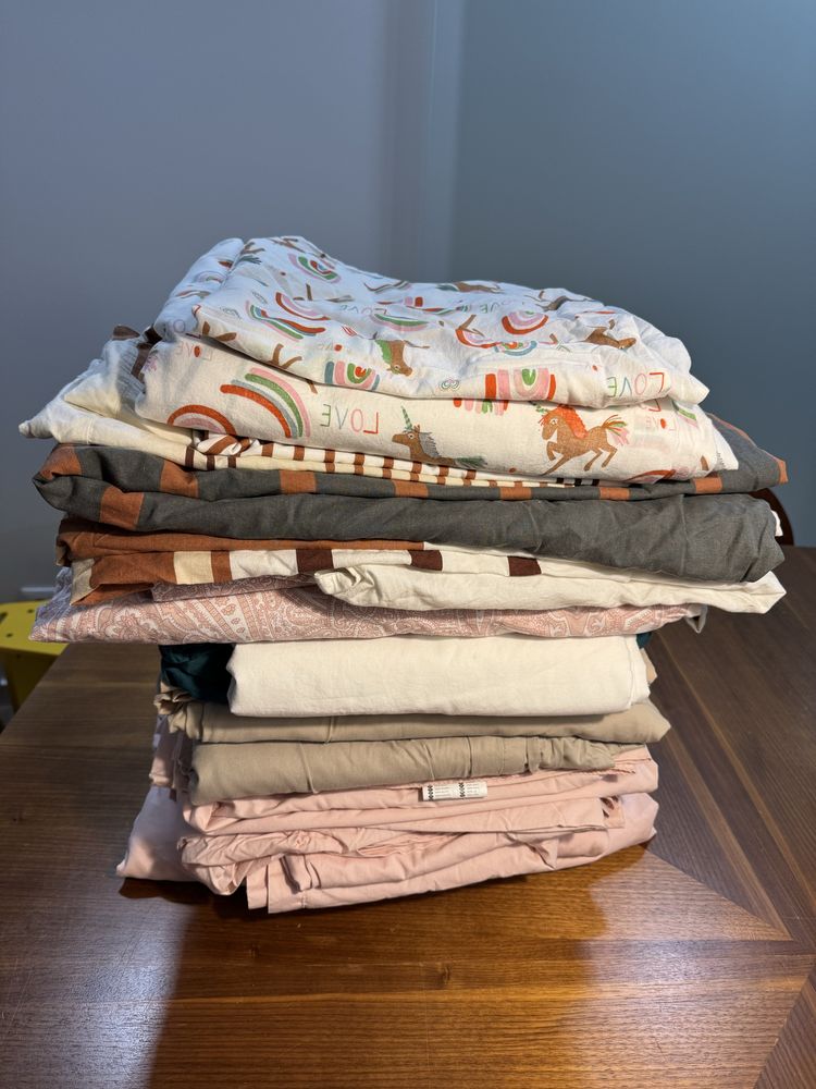 Lote de roupas de cama em ótimo estado