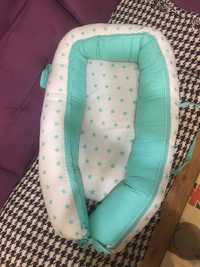Подушка кокон для новорожден.88х60х12 см + ортопедическая подушка 25х