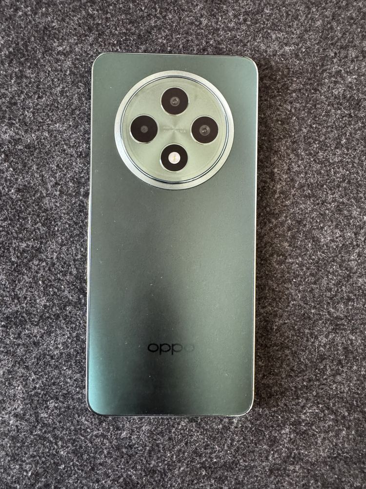 Atrapa teleofno oppo reno 12 fs 5g