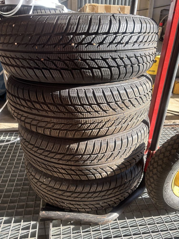 Komplet opon zimowych 185/65 R15 bdb stan