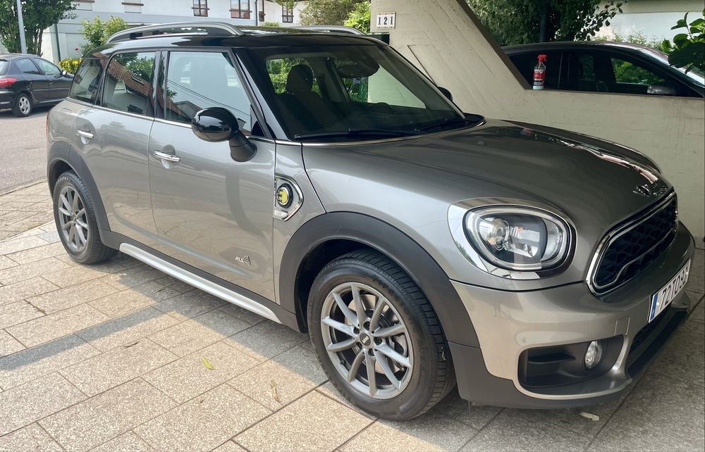 Carro Countryman hidrido
