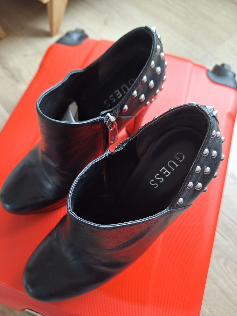 Botki GUESS jak nowe