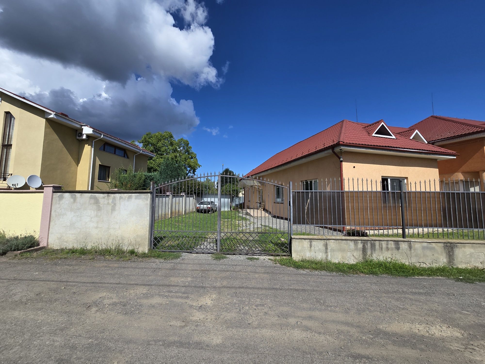 ПРОДАЖ КОМЕРЦІЙНОГО ПРИМІЩЕННЯ офісно-виробничого / 14 сот. землі