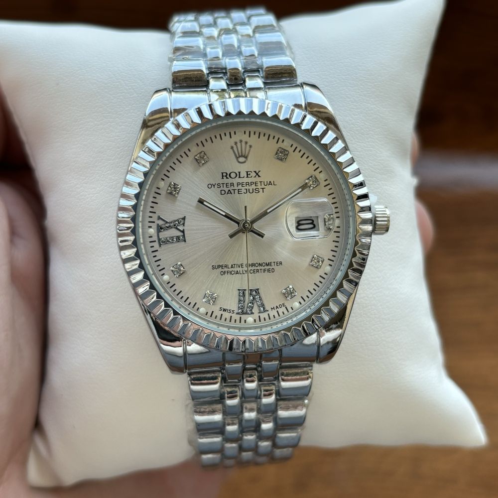 Жіночий годинник Rolex Data Just на браслеті сріблястого кольору