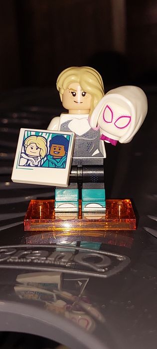 Мініфігурка LEGO Людина-павук: Крізь Всесвіт (71050) - Spider Gwen.