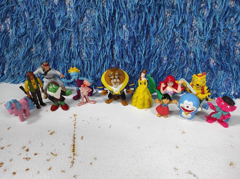 Figuras (pvc/vintage)- Disney/ Garfield/ Dartacão/ Batatoon/ Doraemon