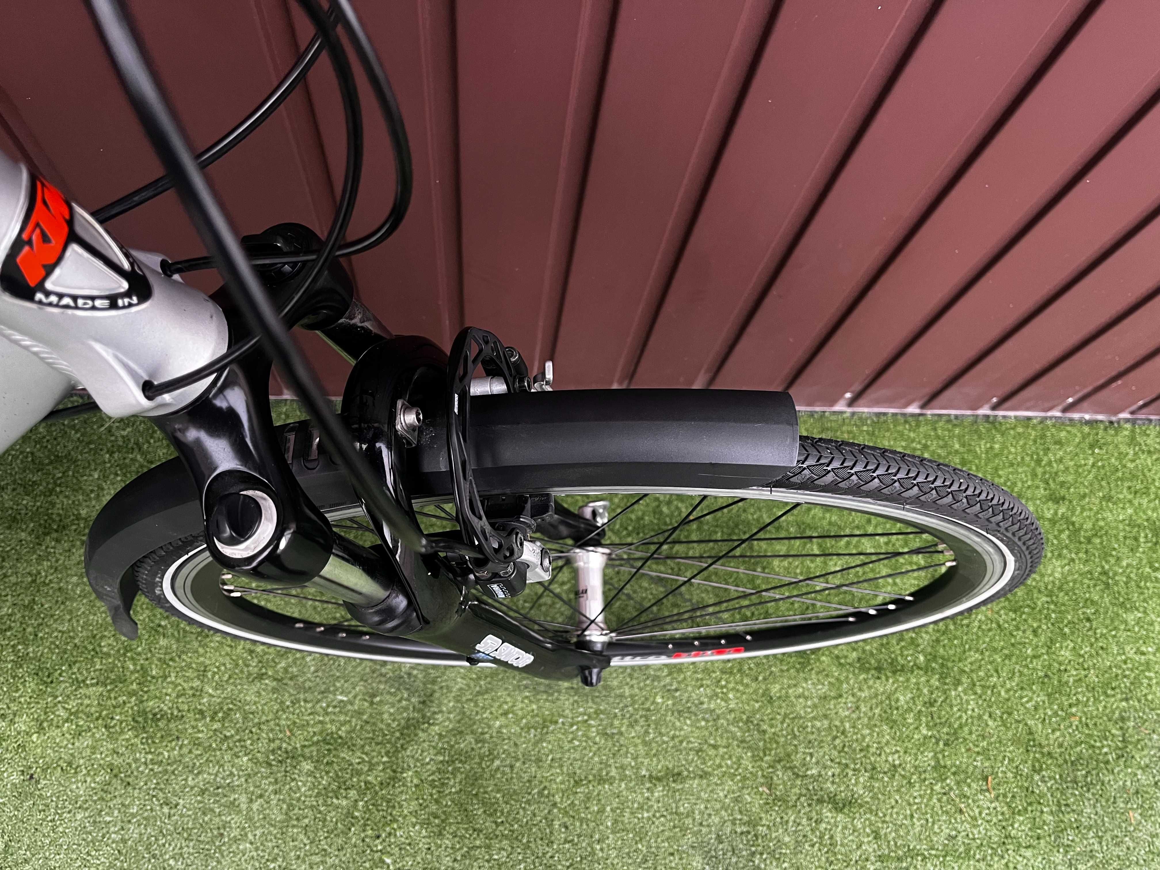 Rower KTM AVENTO CROSS/alu./amor.-blokada/Shimano DEORE LX/koła 28"