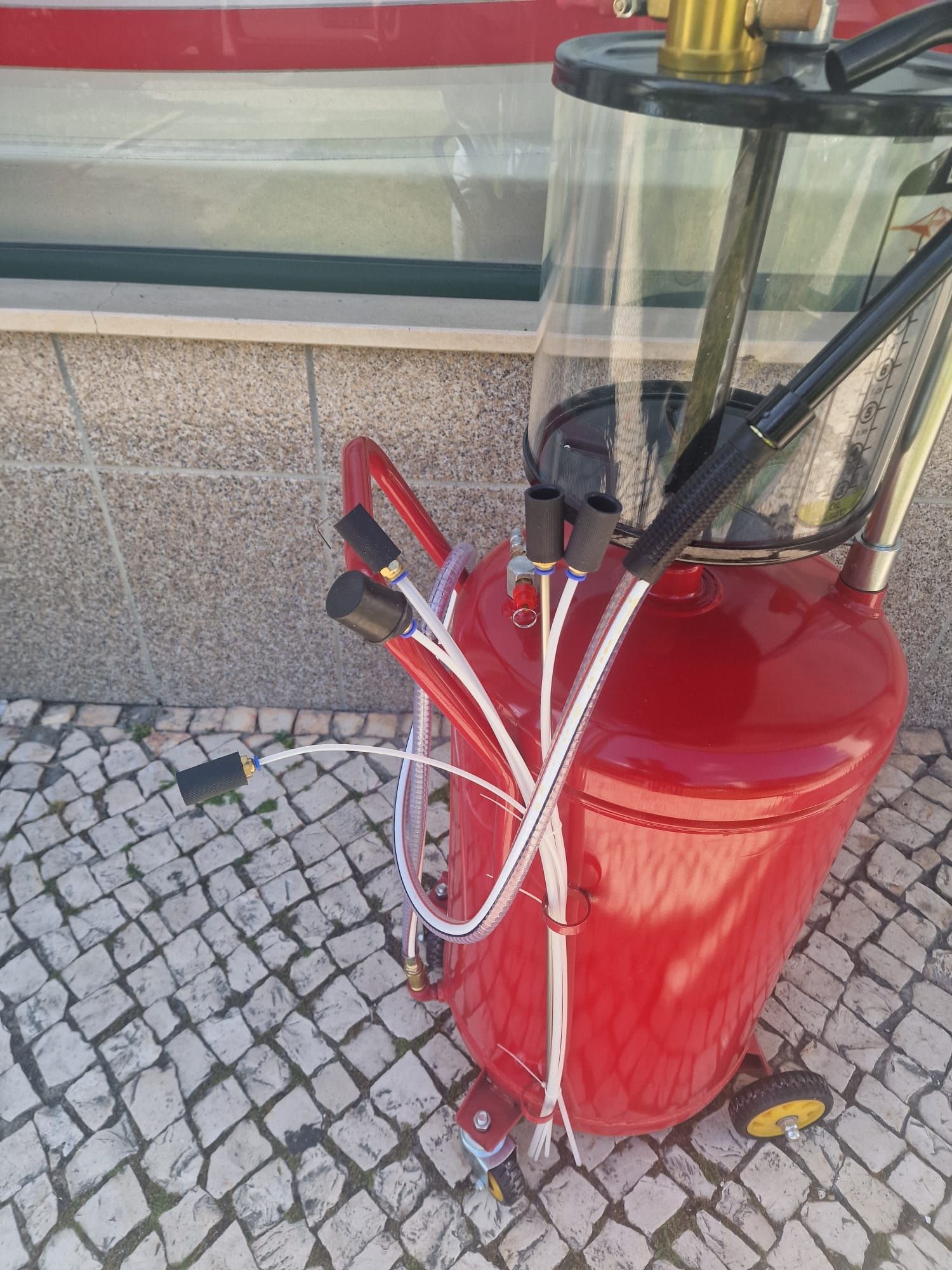 Máquina de tirar óleo  nova