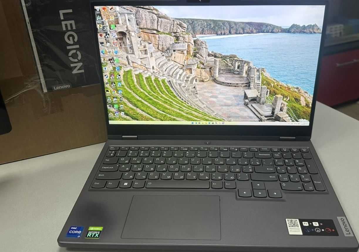 Продам ноутбук Lenovo Legion 5 15IAH7H (82RB00QKRA)
