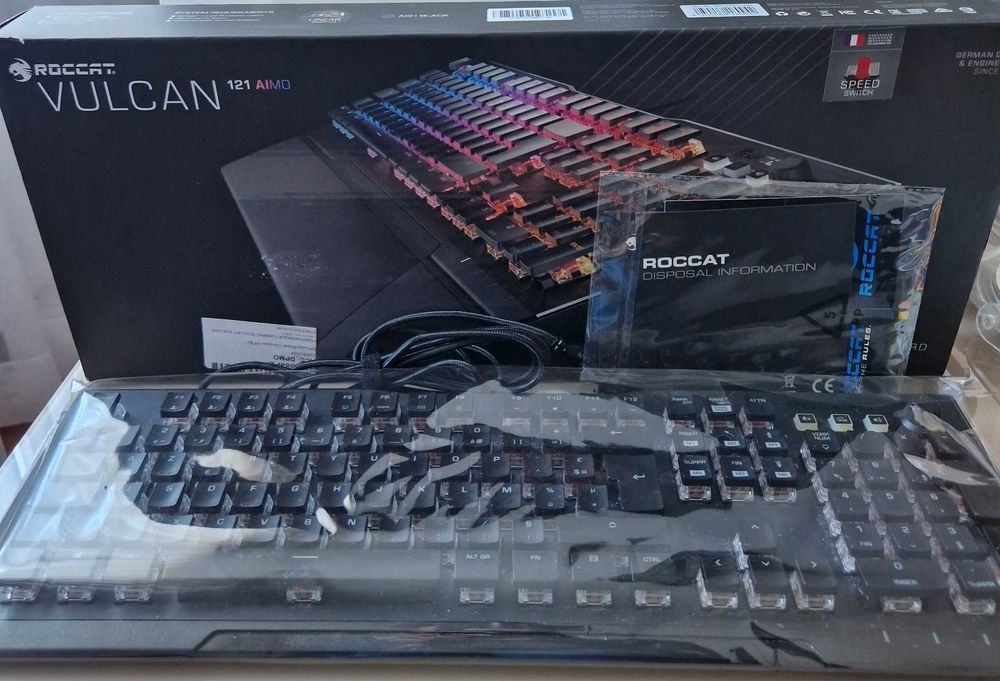 Klawiatura mechaniczna Vulcan 121 Aimo RGB