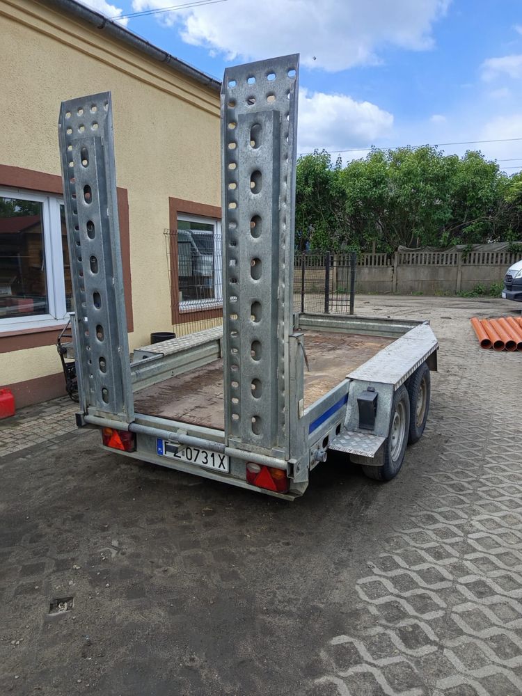 Przyczepka do przewozu mini koparki i mniejszych maszyn budowlanych