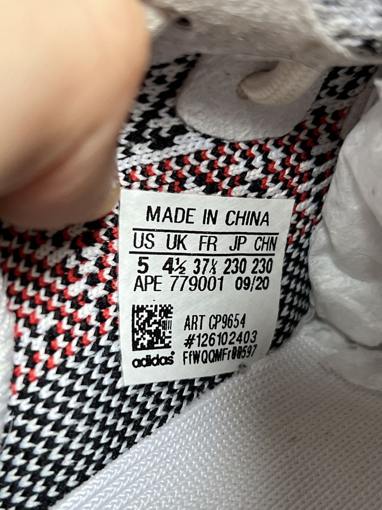 Adidas Yeezy Boost 350 V2 Zebra sneakersy czarno białe Kanye 37 1/3