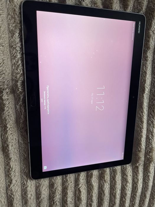 Планшет Huawei..