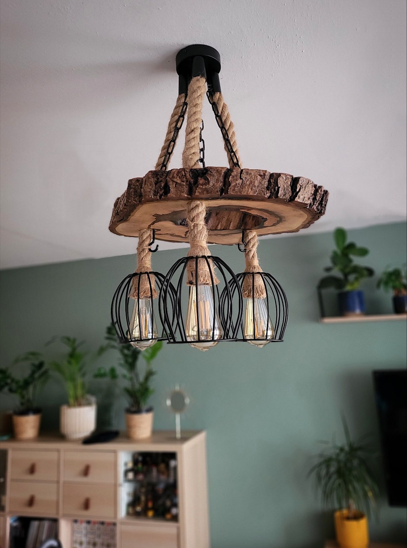 Lampa wisząca z drzewa orzechowego sznur jutowy Loft Handmade