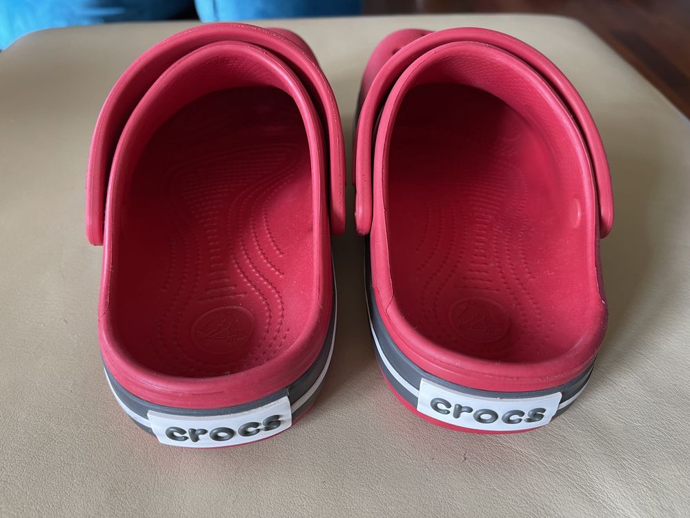 Crocs, rozmiar J2, 33-34, kolor czerwony