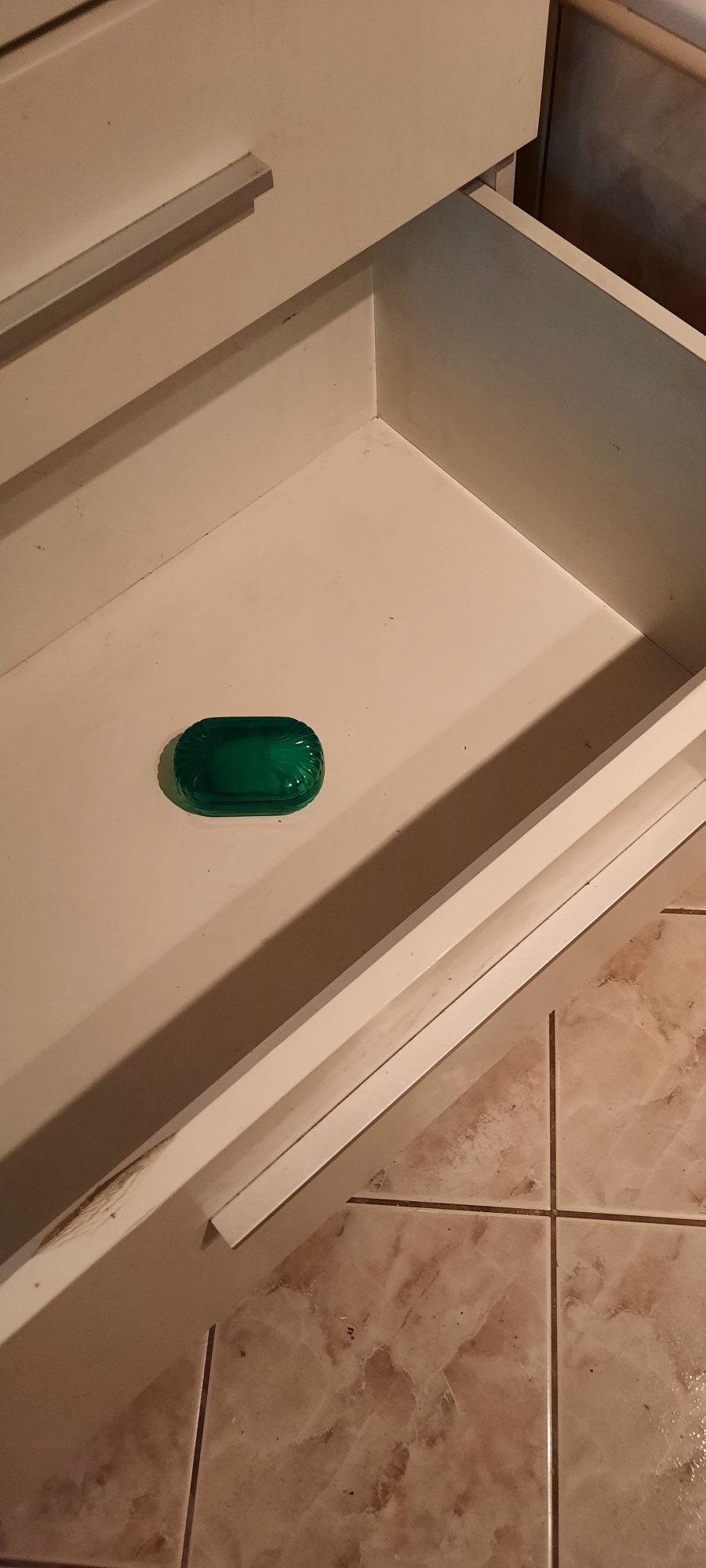 Szafka łazienkowa pod umywalkę z szufladami