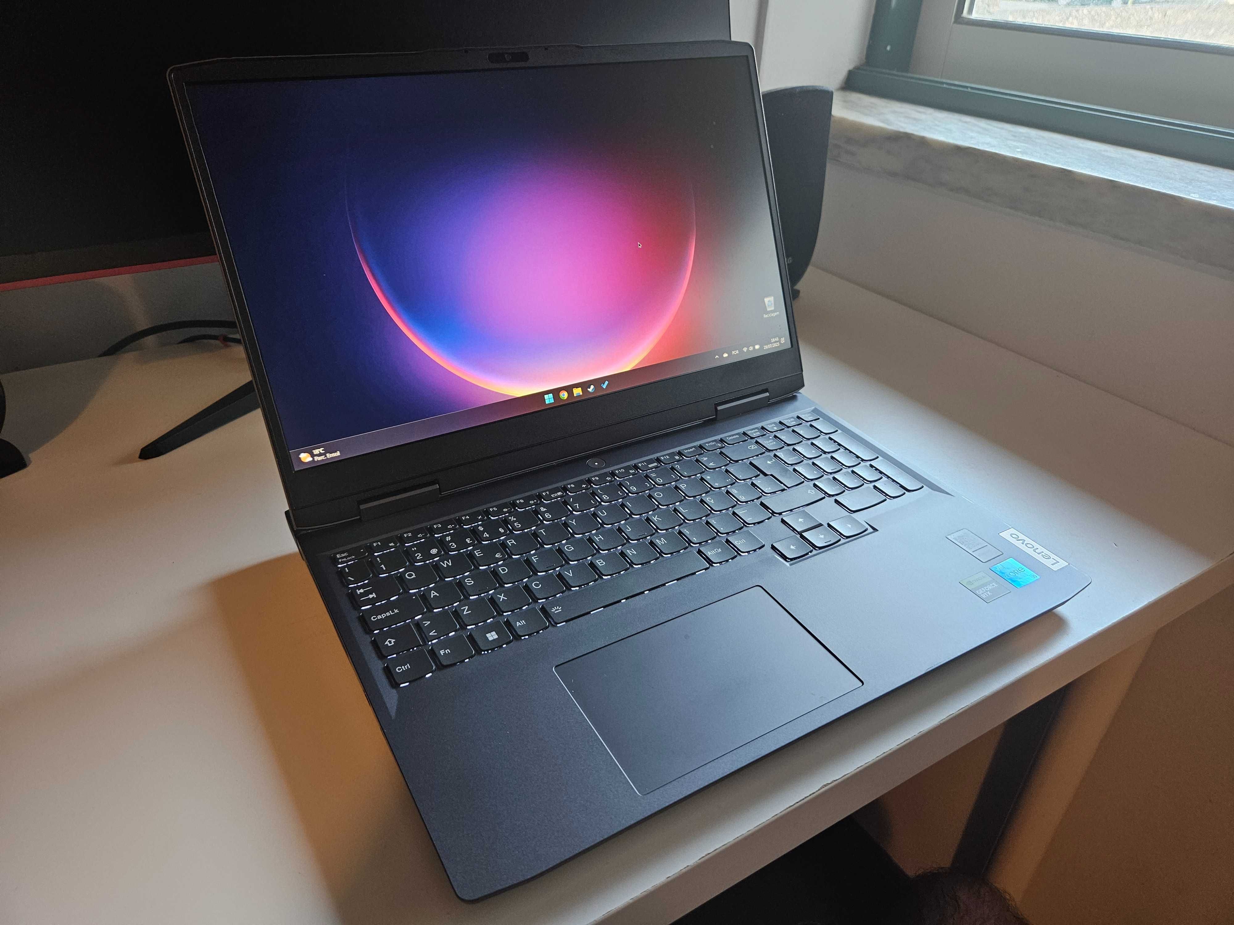 Lenovo LOQ Portátil/ i5-12450H / RTX 4050 / 16Gb RAM / 512Gb SSD