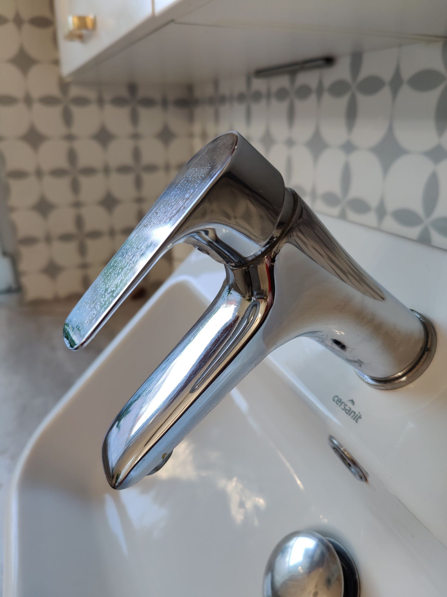 Umywalka na blatowa Cersanit 60 cm wraz z baterią