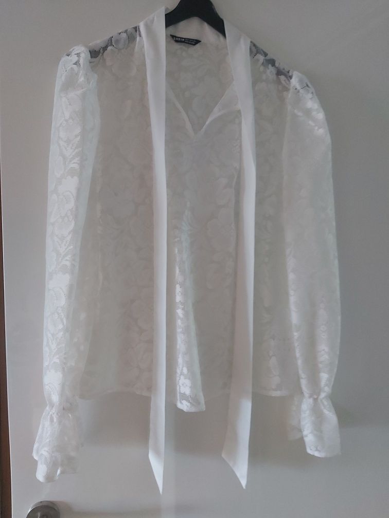 Blusa branca em renda nova 38
