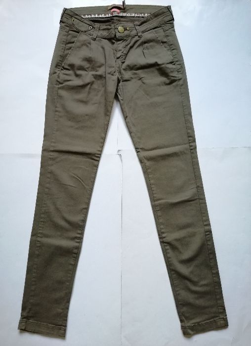 Bershka spodnie khaki oliwkowe rozmiar XS / 34