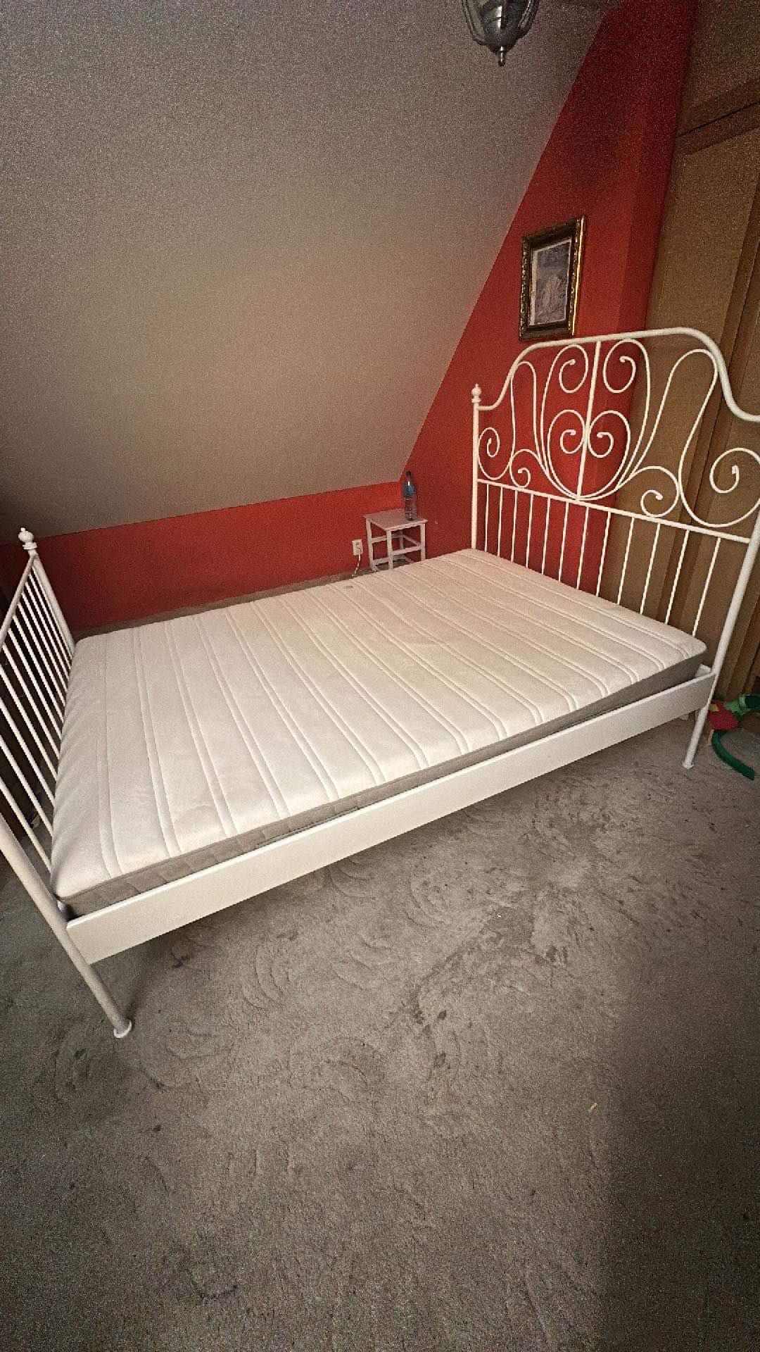 łóżko IKEA z materacem