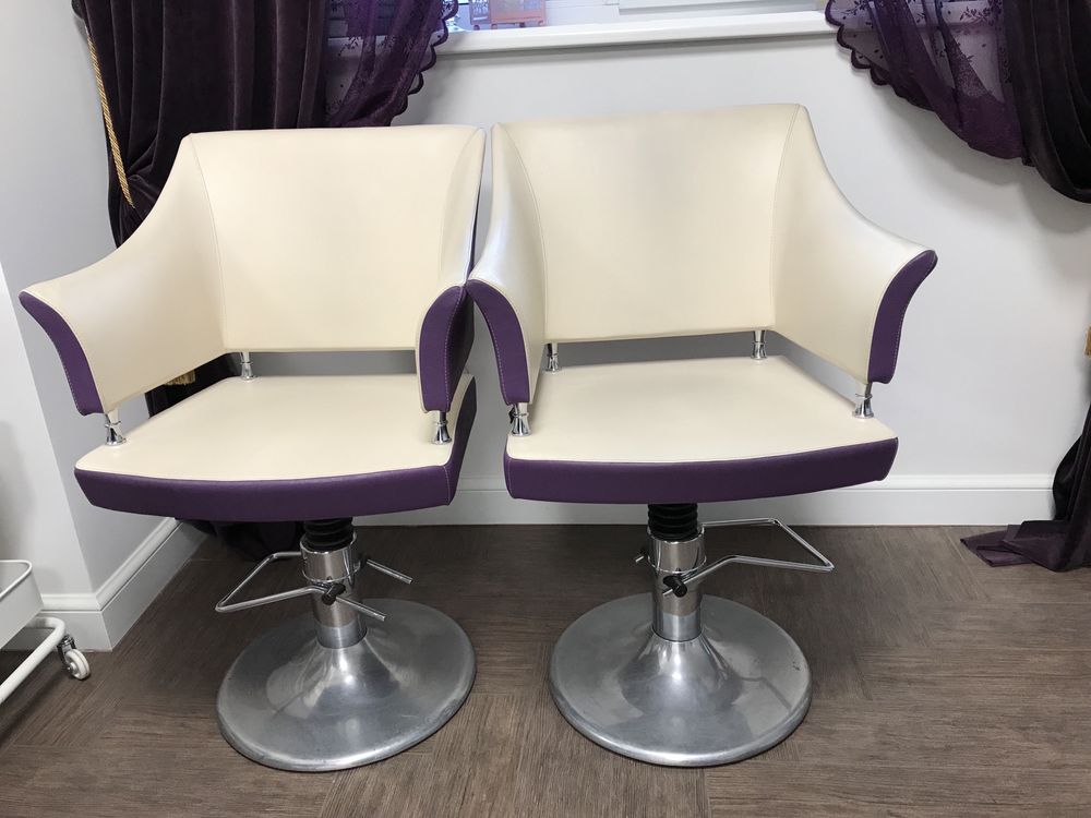 Два парикмахерских кресла Пьетранера, Италия.