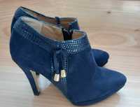 Botins azul marinho pele