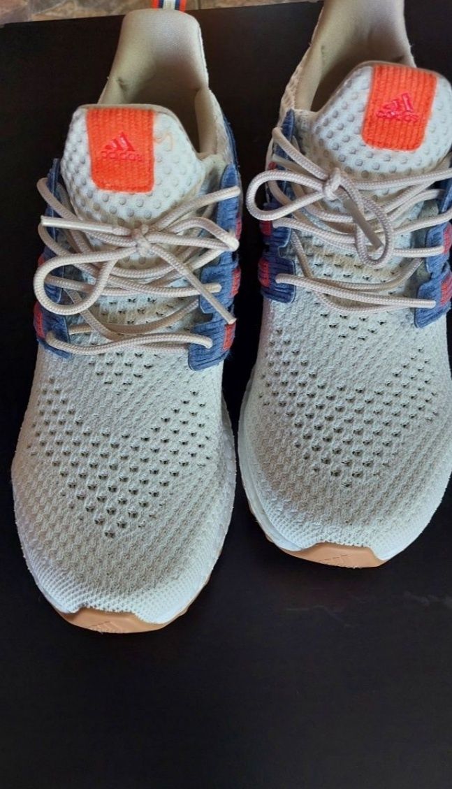 Vendo tenis Adidas desportivo