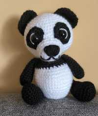 Zabawka maskotka Panda na szydełku