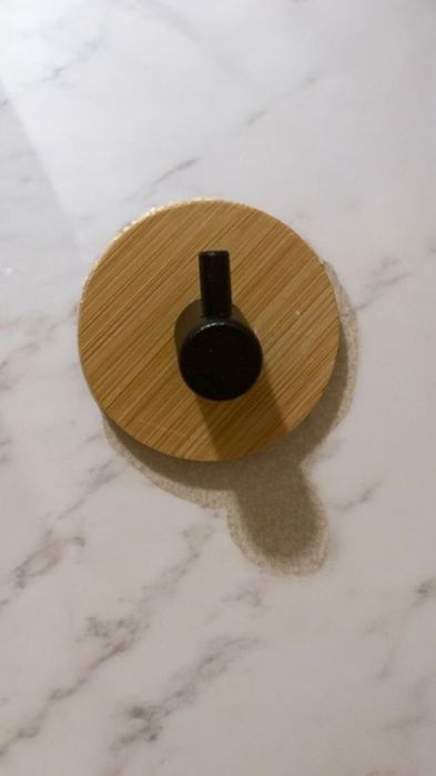 Czarny haczyk bambusowy bez wiercenia do łazienki LOFT wieszak recznik