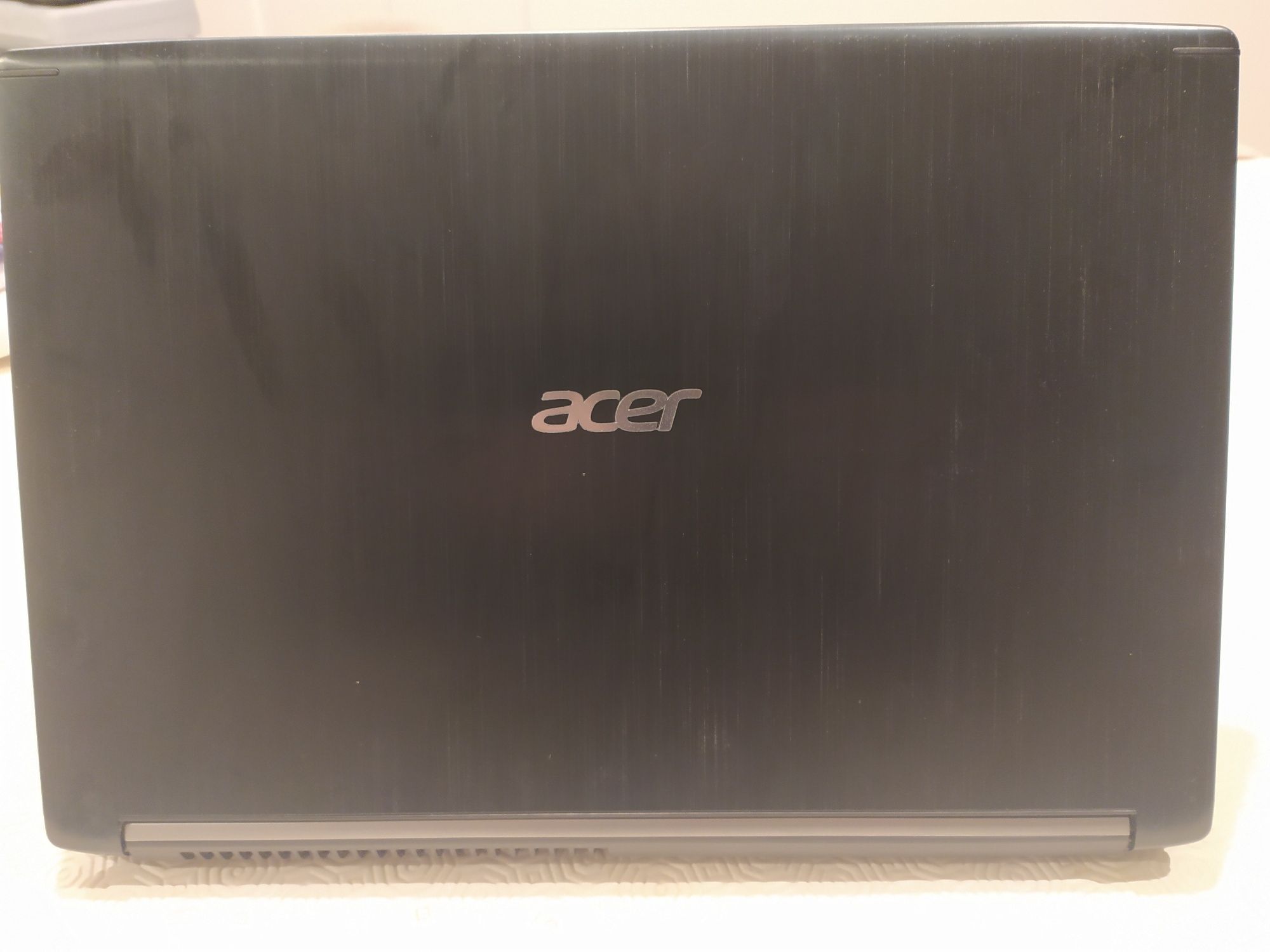 Portátil Acer i7-8750H GTX1050 8Gb RAM 240Gb + 480Gb HDD