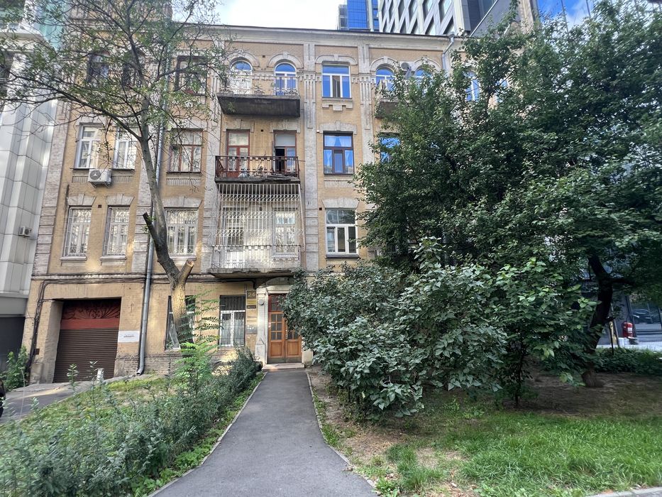 Здам офіс, 1 поверх, фасад, Предславинська 24, метро Палац Україна