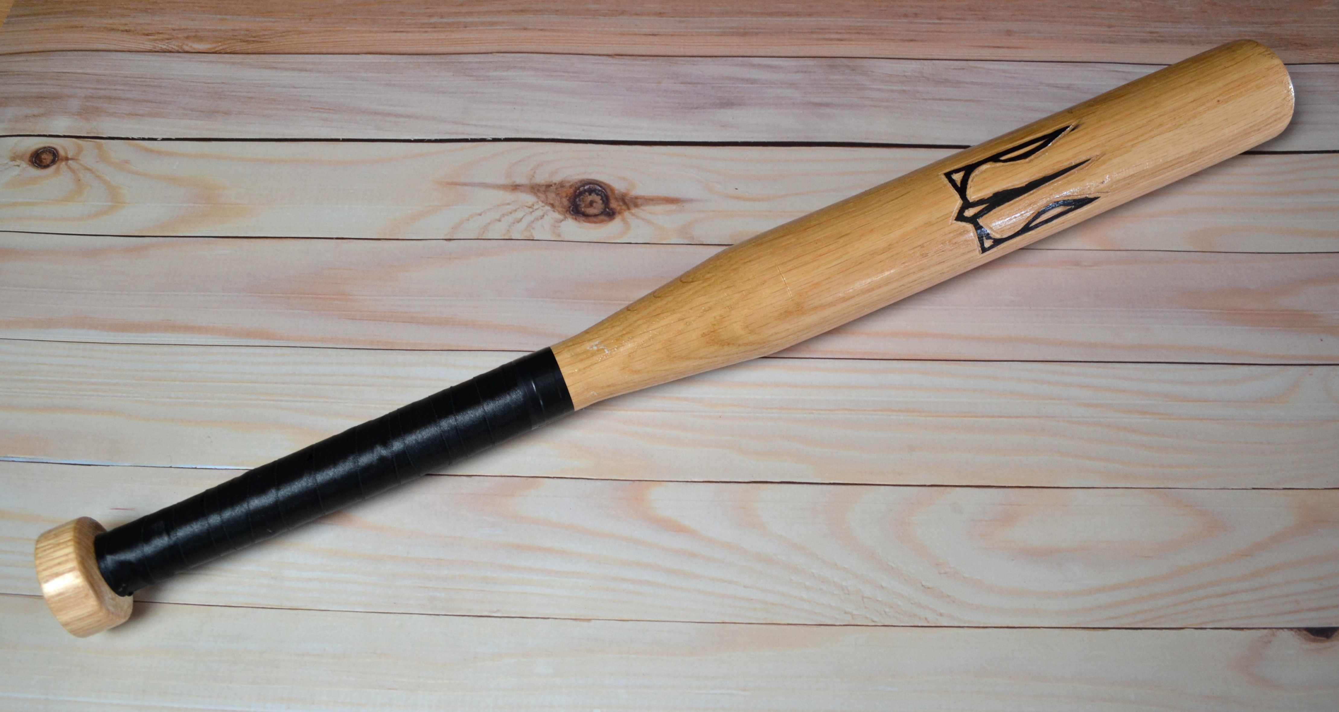 Бейсбольная бита деревянная с тризубом и без