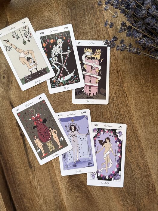 НОВА колода карт таро Tarot de Carlotydes