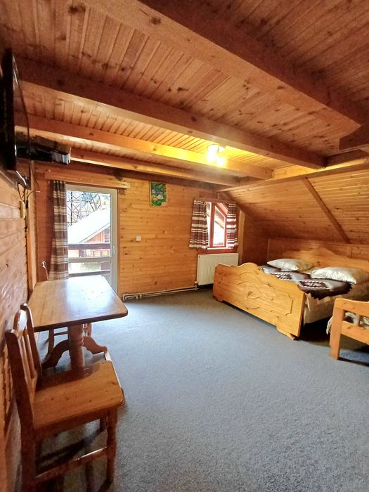 Котедж у Карпатах з чаном.