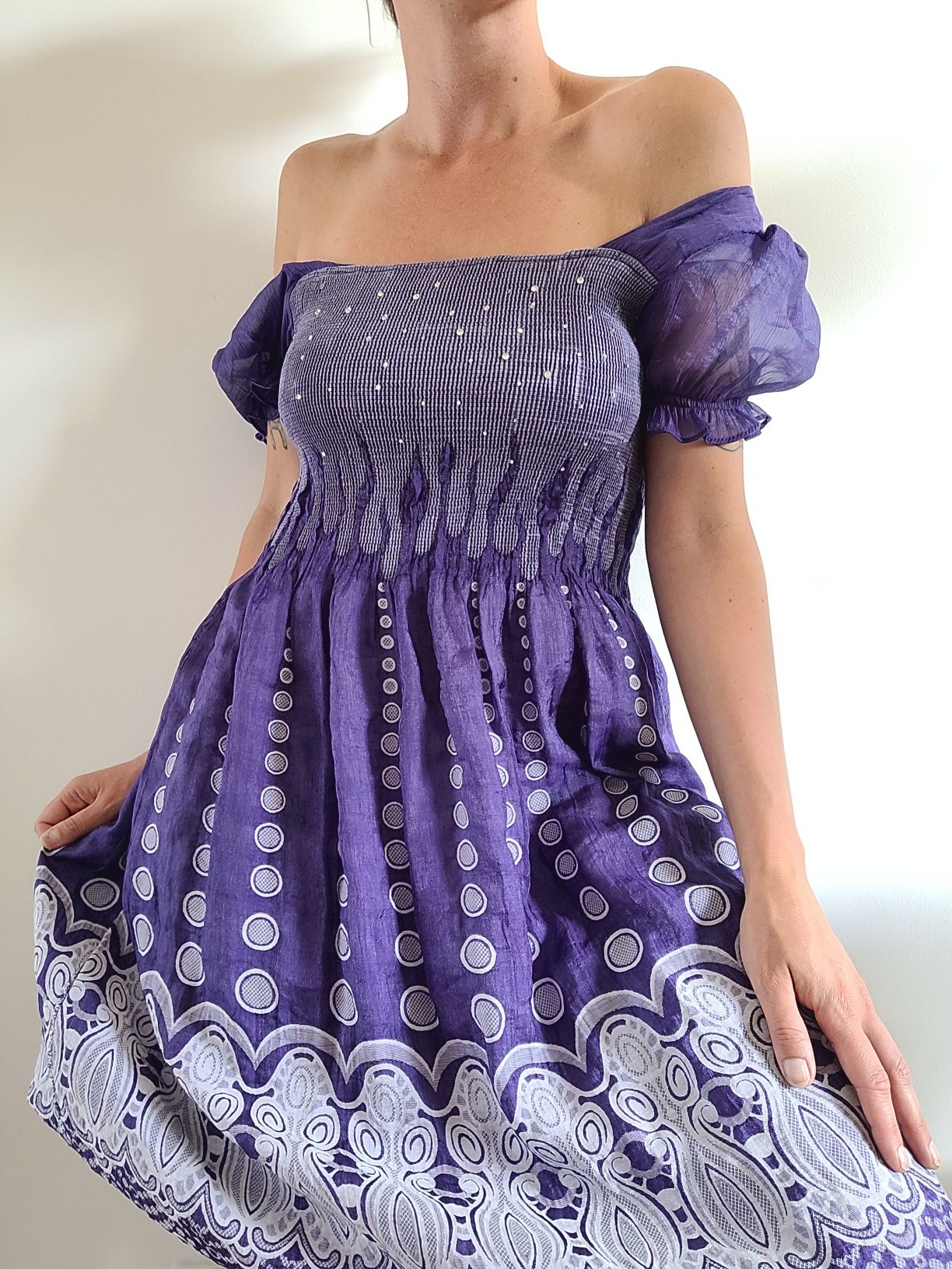 Unikatowa sukienka retro vintage
