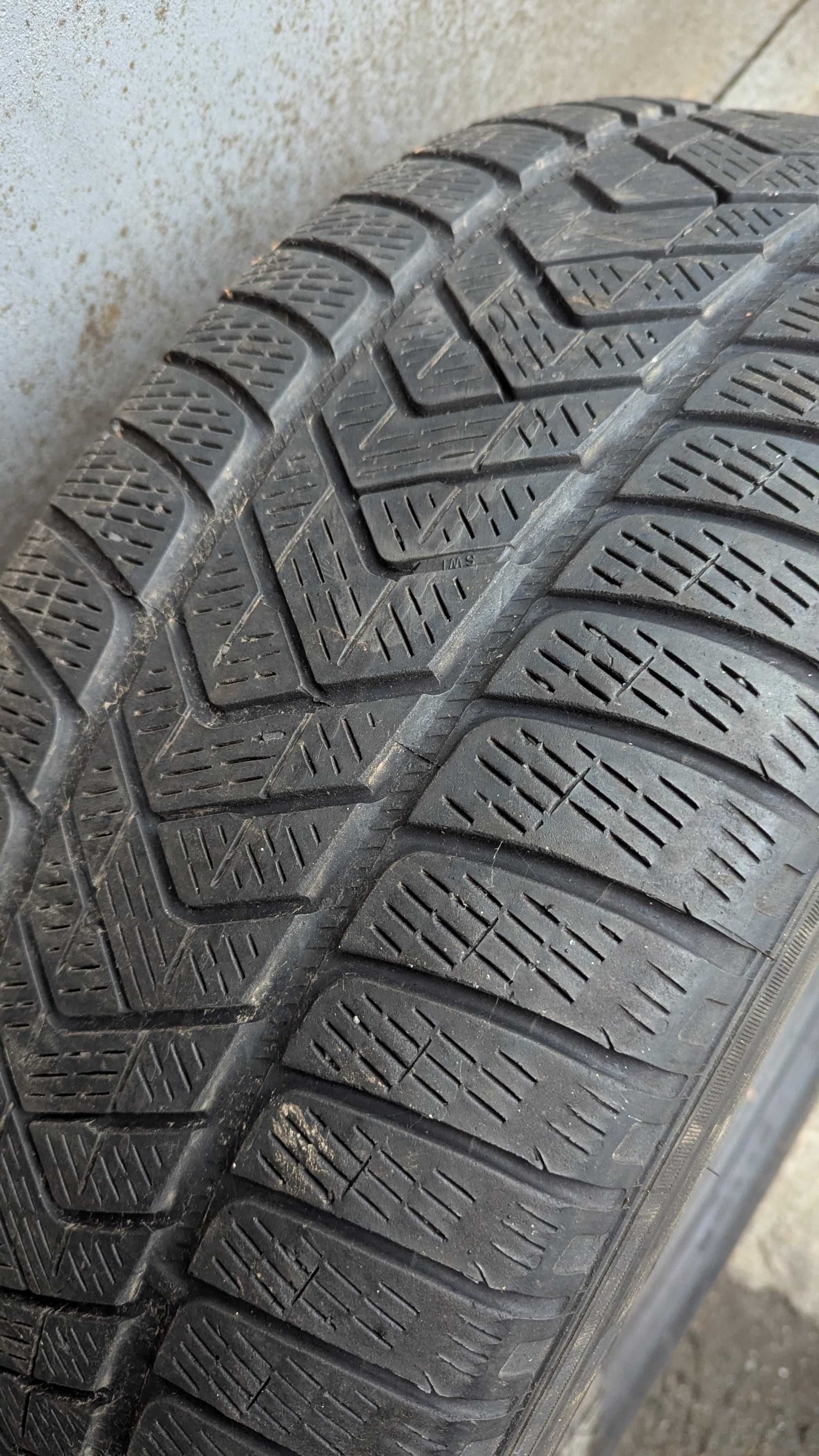 Комплект зимових шин PIRELLI