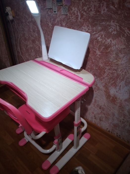 Продам парту для дівчинки