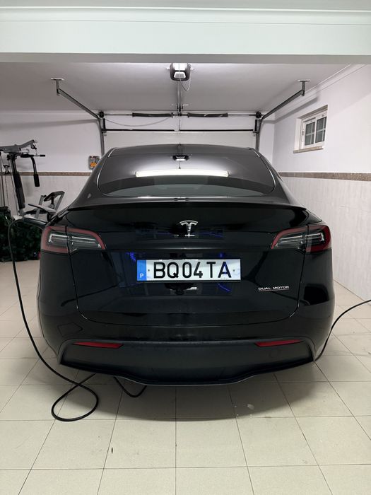 Tesla model Y Performance