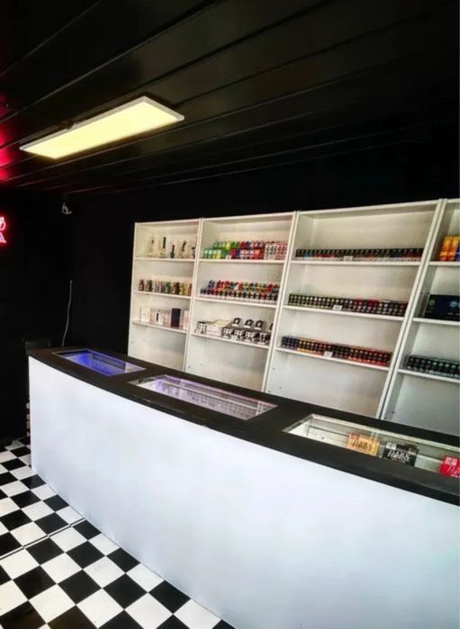 2 Biało czarne lady szklana gablota, witryna