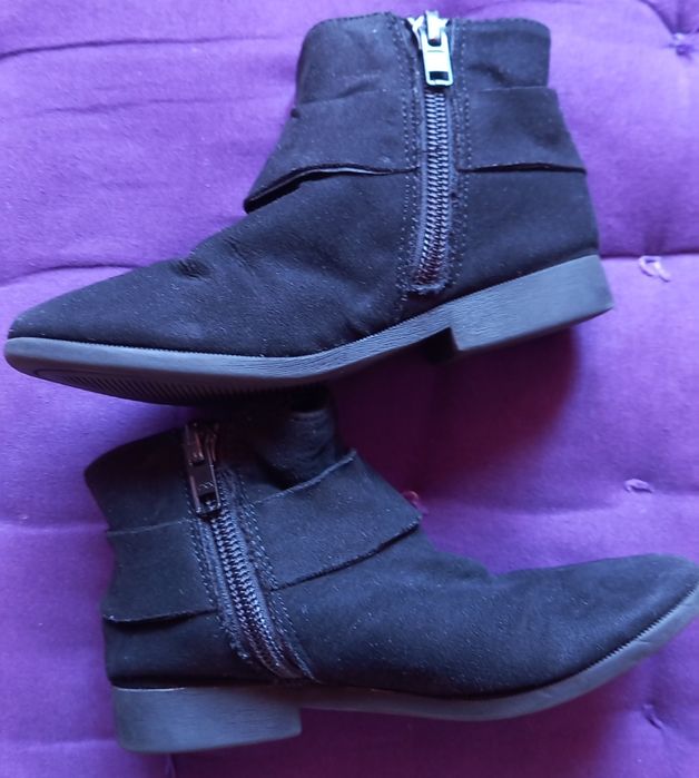 Czarne krotkie botki zamszowe dziewczece 26 H&M