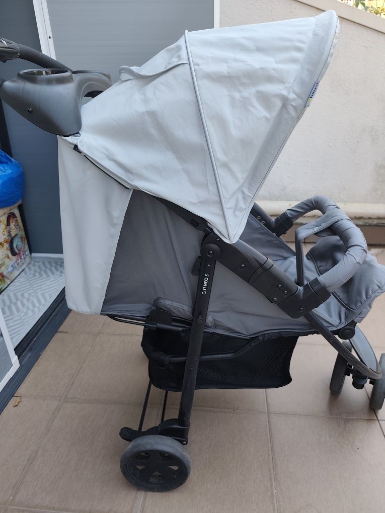 Carrinho de bebê facilmente lavável